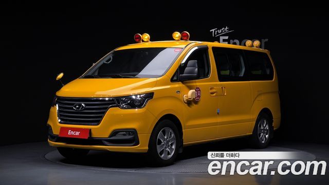 Hyundai Starex 2019 — photo 1