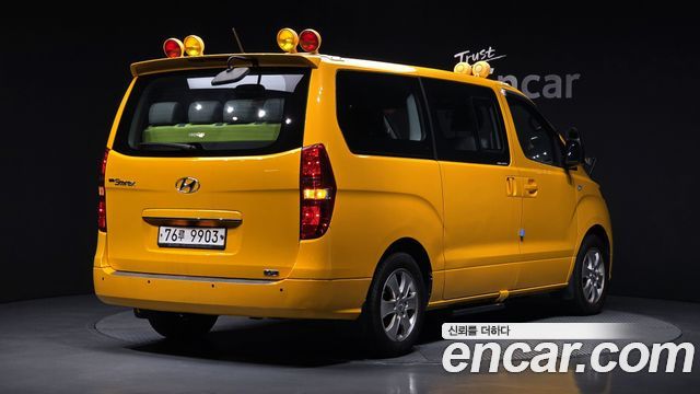 Hyundai Starex 2019 — photo 2