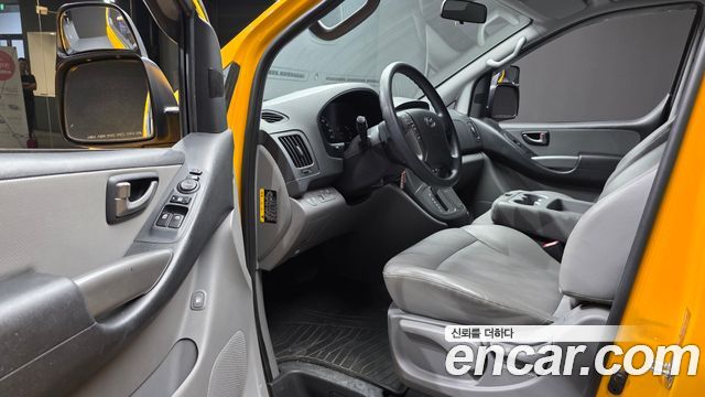 Hyundai Starex 2019 — photo 10