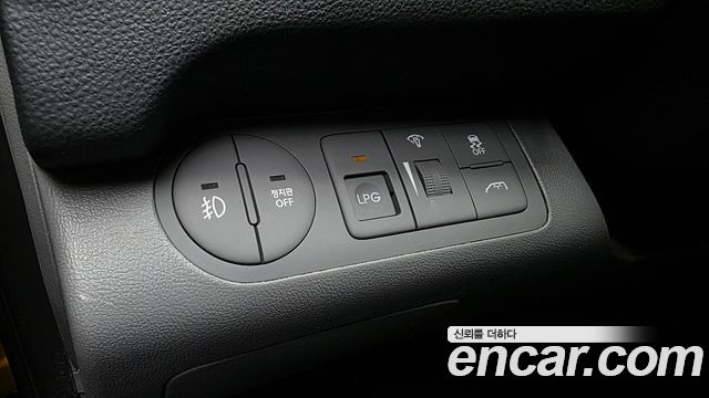 Hyundai Starex 2019 — photo 18