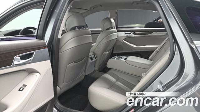 Genesis G80 2017 — photo 17