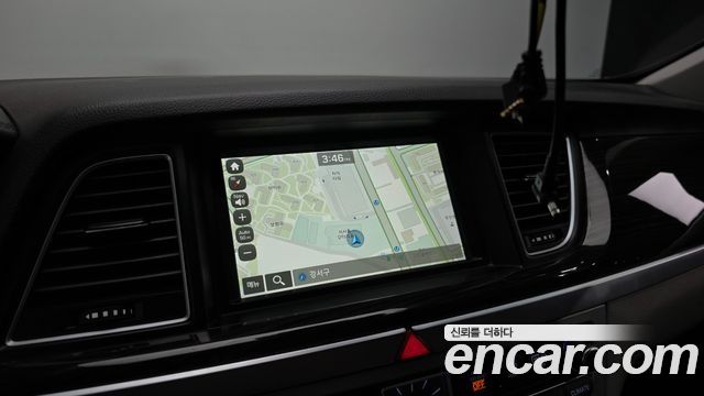 Genesis G80 2017 — photo 21