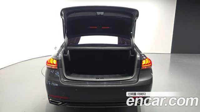 Genesis G80 2017 — photo 26
