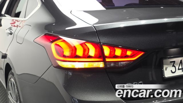 Genesis G80 2017 — photo 9