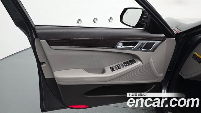 Genesis G80 2017 — photo 14