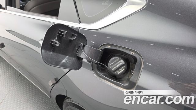 Genesis G80 2017 — photo 28