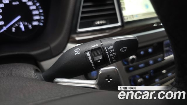 Genesis G80 2017 — photo 29