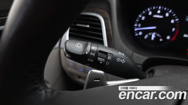 Genesis G80 2017 — photo 30