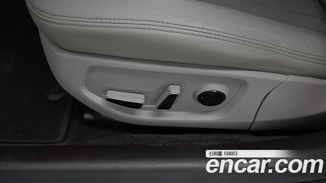 Genesis G80 2017 — photo 34