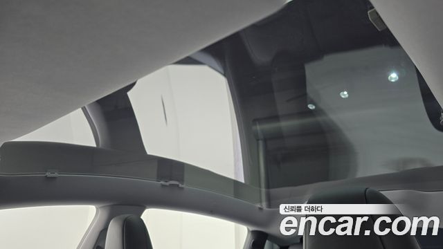 Tesla Model Y 2025 — photo 21