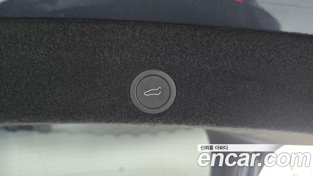 Tesla Model Y 2025 — photo 22