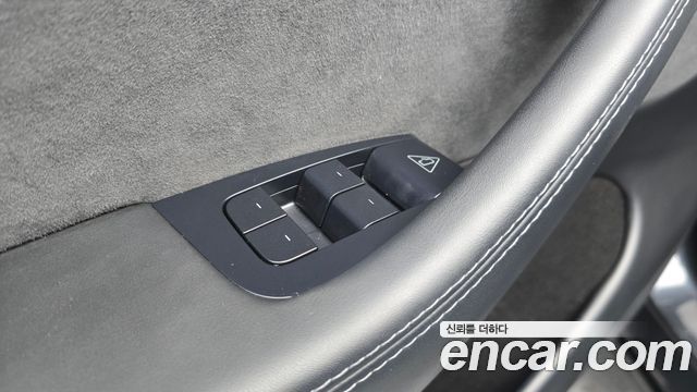 Tesla Model Y 2025 — photo 25