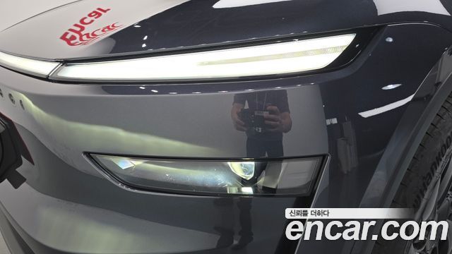 Tesla Model Y 2025 — photo 8