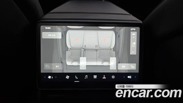 Tesla Model Y 2025 — photo 31