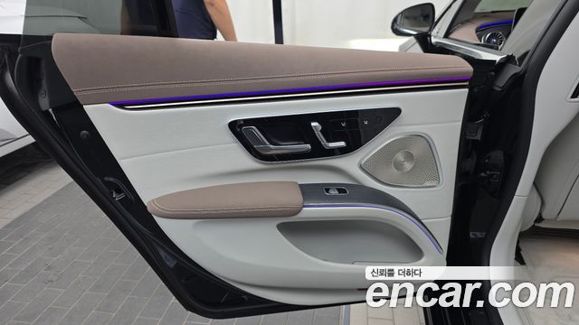 Mercedes-Benz EQS 2022 — photo 15
