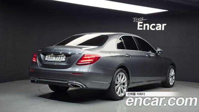 Mercedes-Benz E-Class 2018 — photo 2