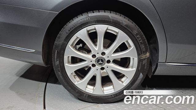 Mercedes-Benz E-Class 2018 — photo 5