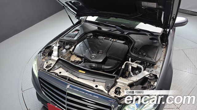 Mercedes-Benz E-Class 2018 — photo 6