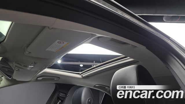 Mercedes-Benz E-Class 2018 — photo 22