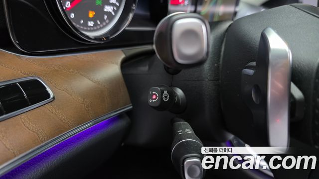 Mercedes-Benz E-Class 2018 — photo 27