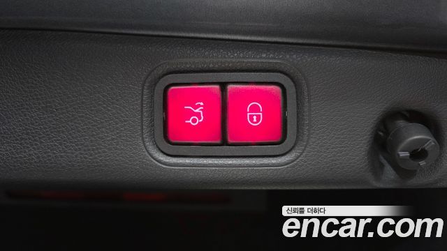 Mercedes-Benz E-Class 2018 — photo 28