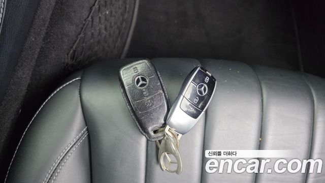 Mercedes-Benz E-Class 2018 — photo 31
