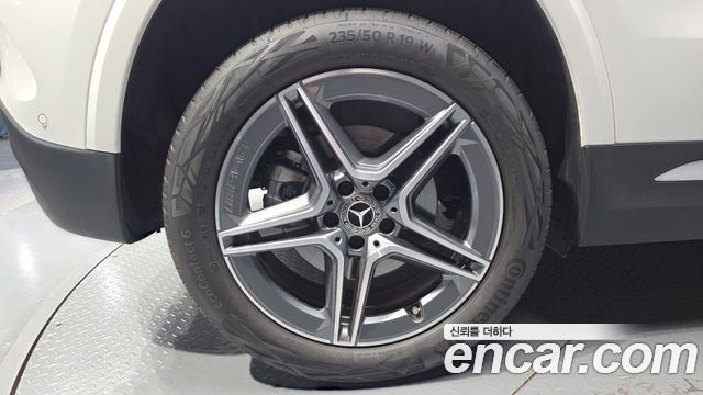 Mercedes-Benz GLA-Class 2025 — photo 5