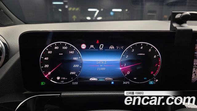 Mercedes-Benz GLA-Class 2025 — photo 11
