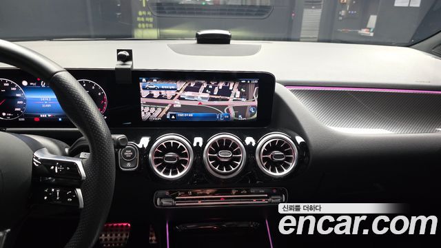 Mercedes-Benz GLA-Class 2025 — photo 20
