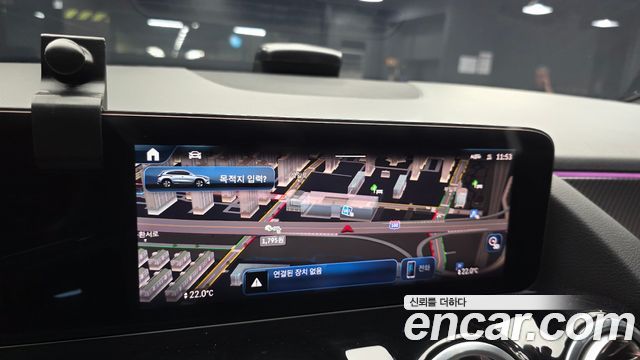 Mercedes-Benz GLA-Class 2025 — photo 21