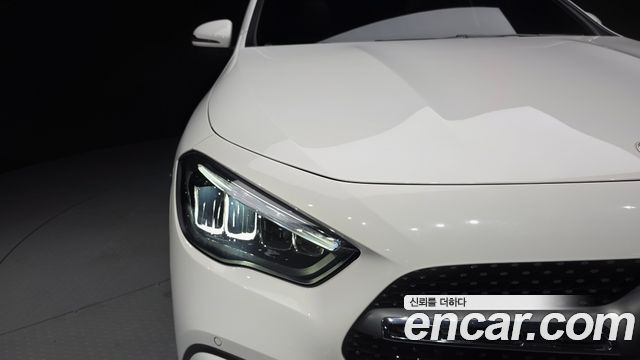 Mercedes-Benz GLA-Class 2025 — photo 8