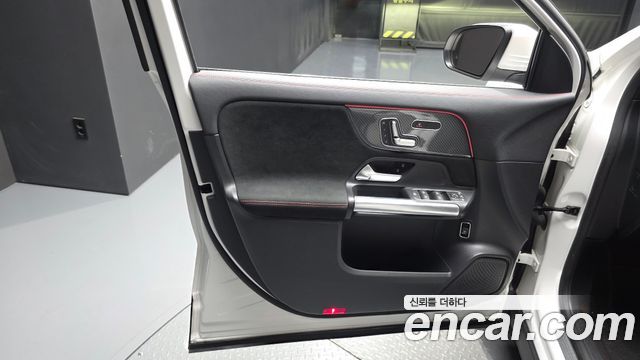 Mercedes-Benz GLA-Class 2025 — photo 14