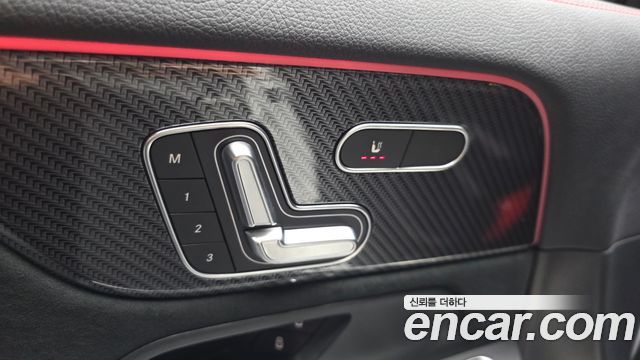 Mercedes-Benz GLA-Class 2025 — photo 31