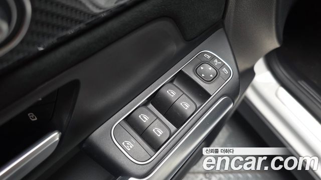 Mercedes-Benz GLA-Class 2025 — photo 32