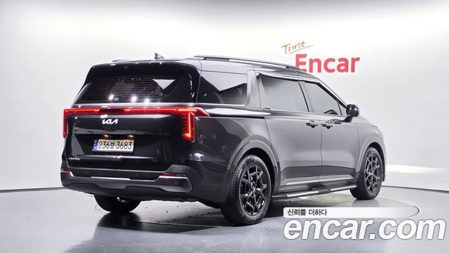 Kia Canival 2025 — photo 2