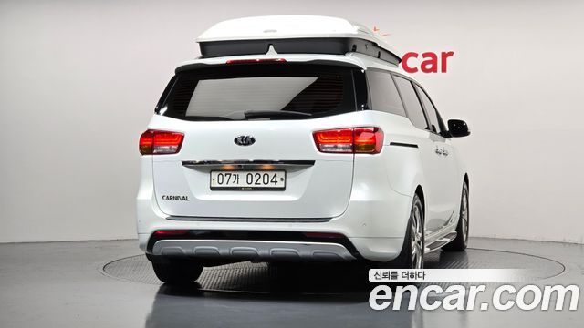 Kia Canival 2016 — photo 4