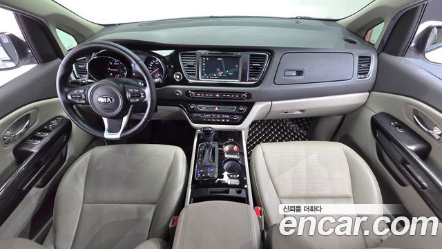 Kia Canival 2016 — photo 7