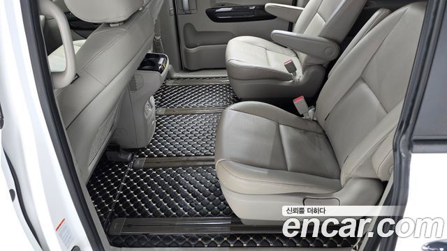 Kia Canival 2016 — photo 20