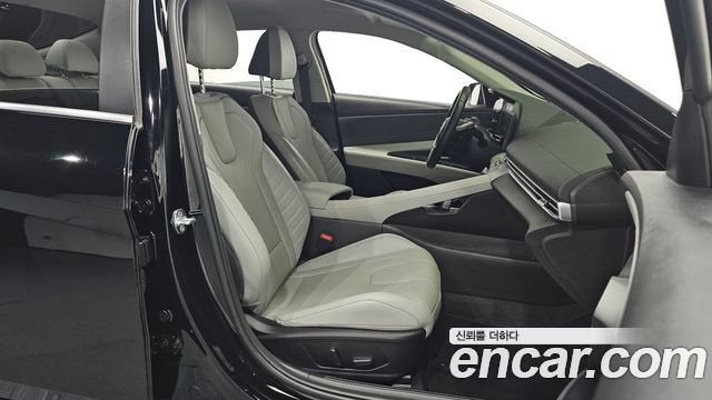 Hyundai AVANTE 2023 — photo 13