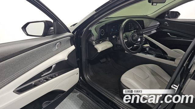 Hyundai AVANTE 2023 — photo 17