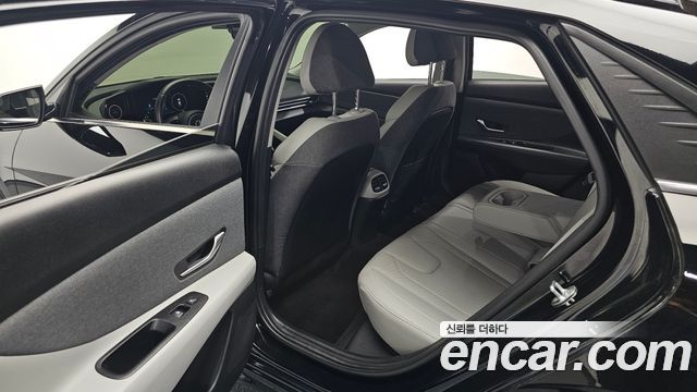Hyundai AVANTE 2023 — photo 18