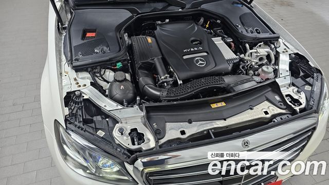 Mercedes-Benz E-Class 2020 — photo 6