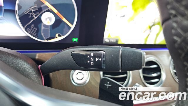 Mercedes-Benz E-Class 2020 — photo 12