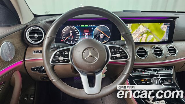 Mercedes-Benz E-Class 2020 — photo 19
