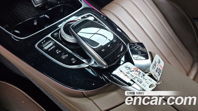 Mercedes-Benz E-Class 2020 — photo 21