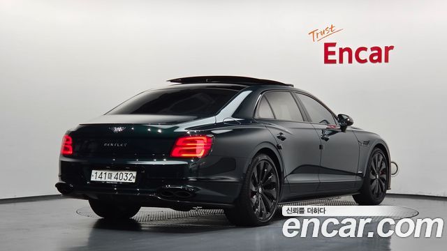 Bentley Flying Spur 2023 — photo 2