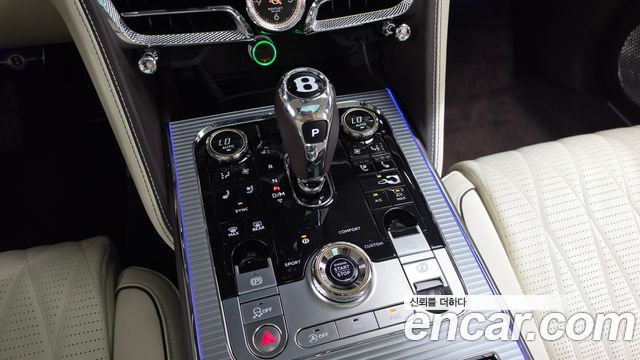 Bentley Flying Spur 2023 — photo 12