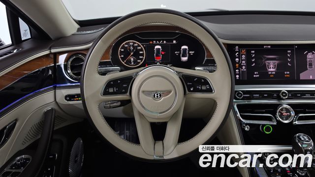 Bentley Flying Spur 2023 — photo 18