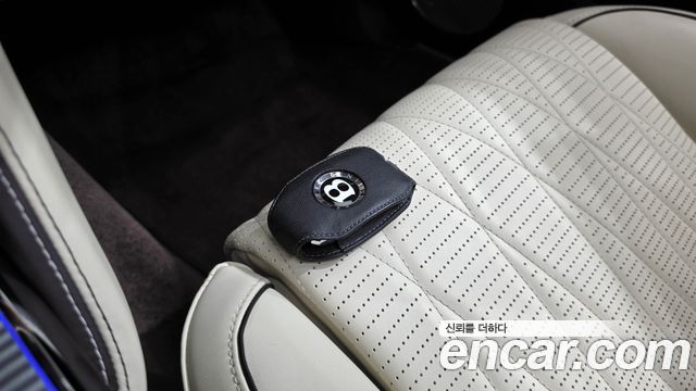 Bentley Flying Spur 2023 — photo 21