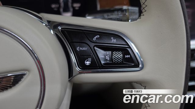 Bentley Flying Spur 2023 — photo 23